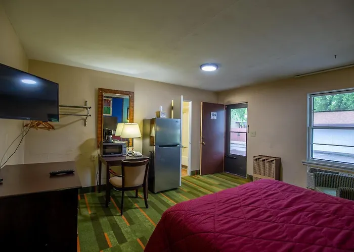 Budget Host Motel 2*