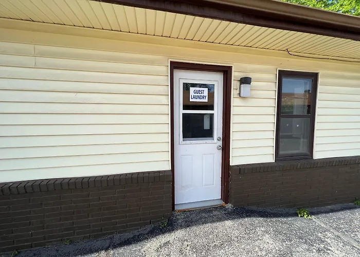 Budget Host Motel