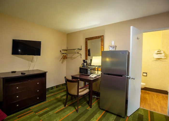 Budget Host Motel 2*