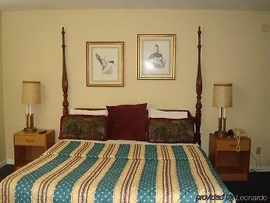 Budget Host Motel 2*